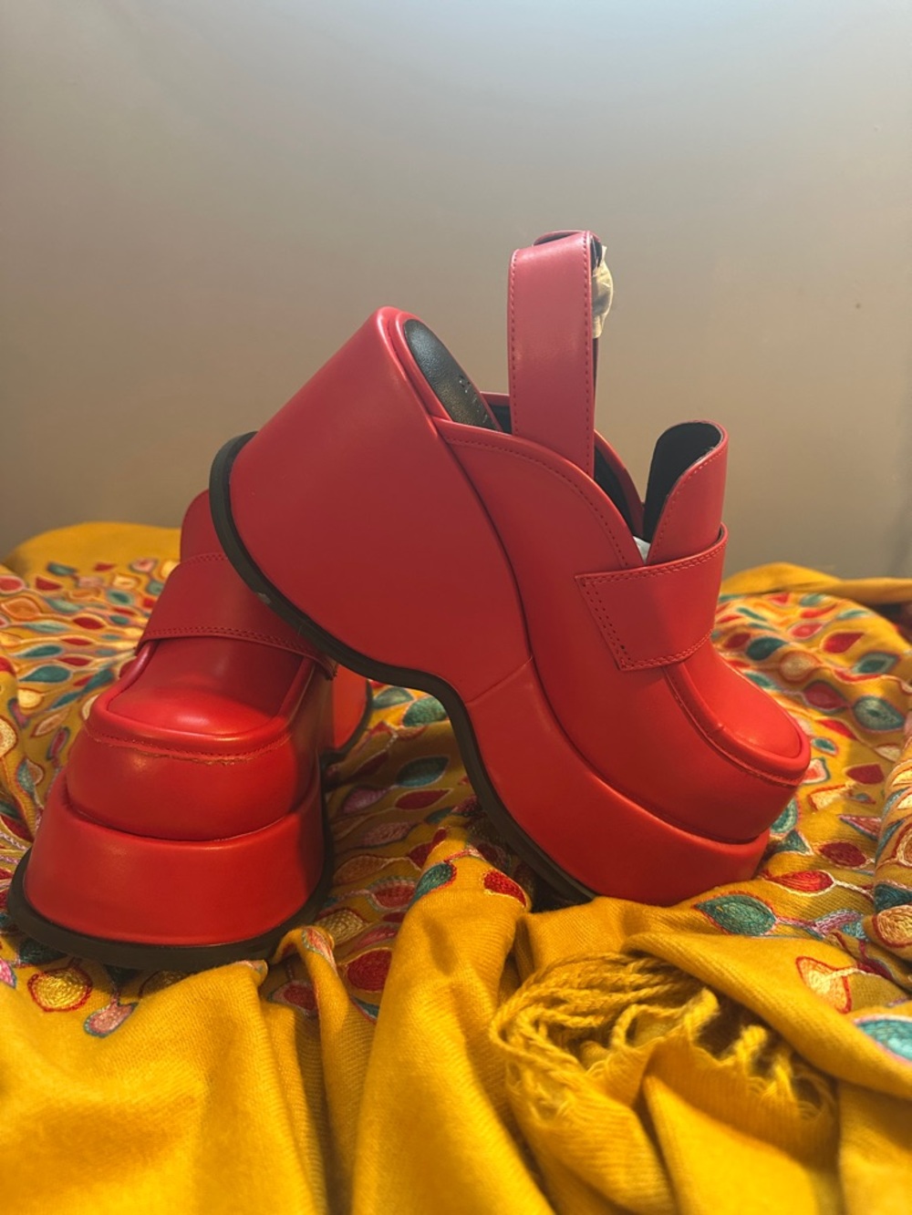 deLiA’s by Dolls Kill Red Platform Slingback Loafer Heels - Women NWOT - Picture 2 of 7